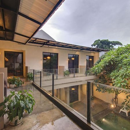 Escotel Casa De Luga Jakarta Exterior foto