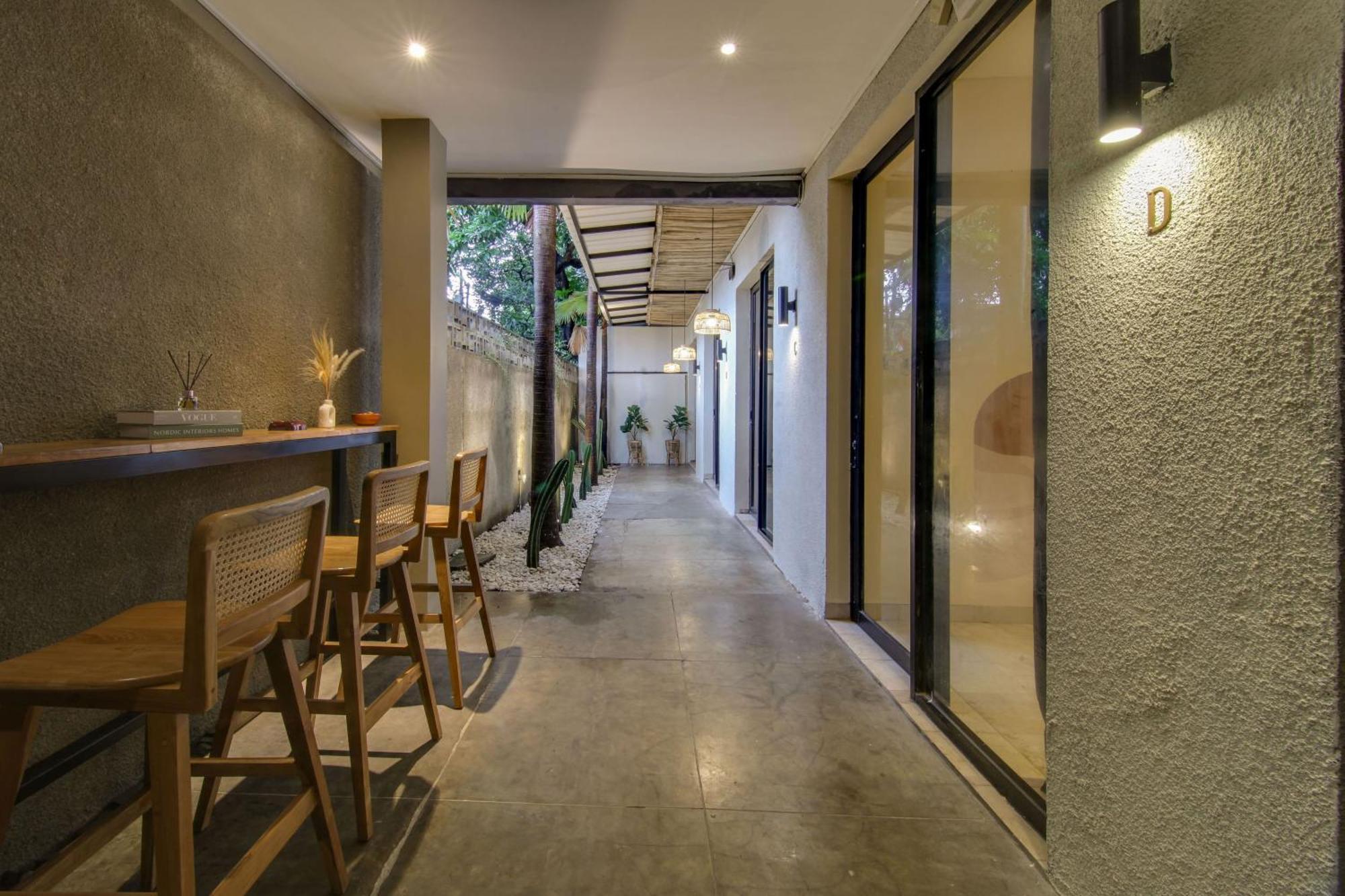 Escotel Casa De Luga Jakarta Exterior foto